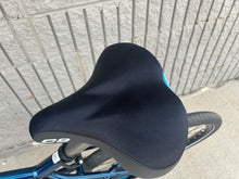 Load image into Gallery viewer, TEAL BLUE STREET